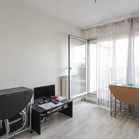 公寓 Charming Flat With Pool 8 Min Away From The In - Welkeys 昂蒂布